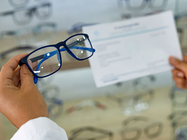 A Sneak Peek Into How Prescription Lenses Are Made